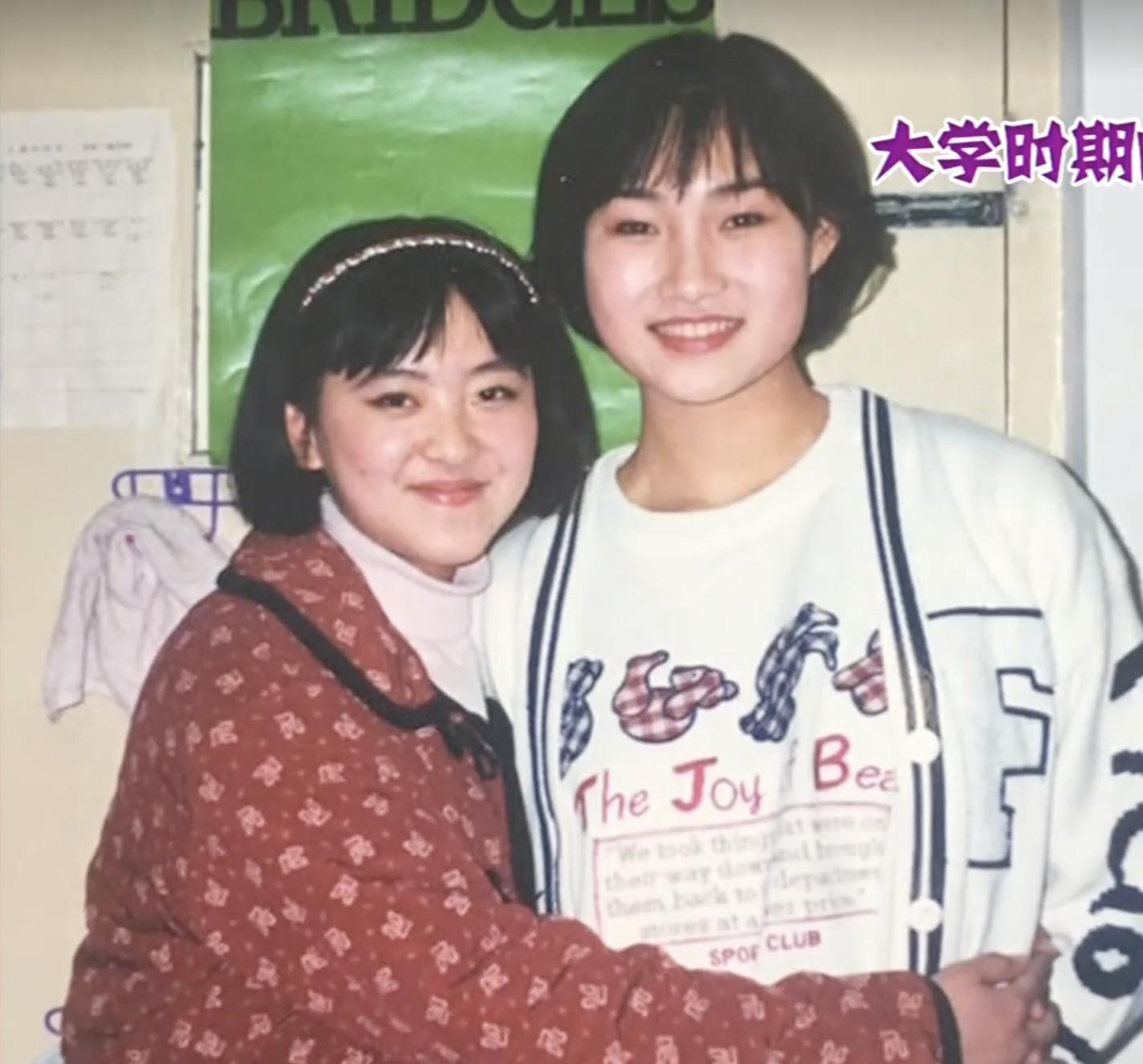 月亮姐姐李梓萌刚强春妮合照,春妮月亮姐姐李梓萌刚强同台