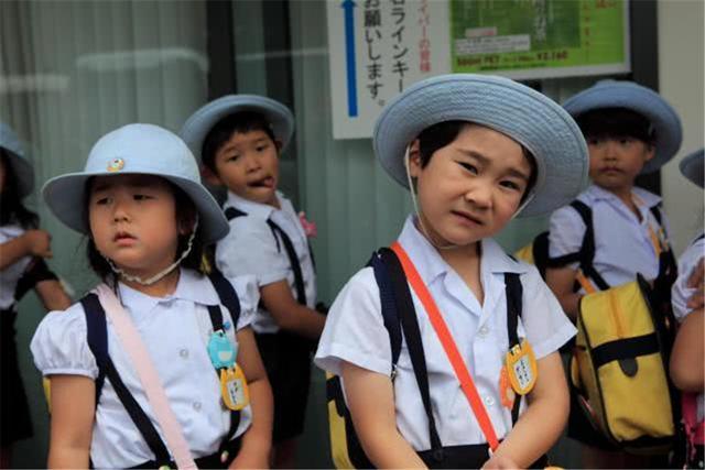 日本孩子人贩子,日本小孩子看中国孩子