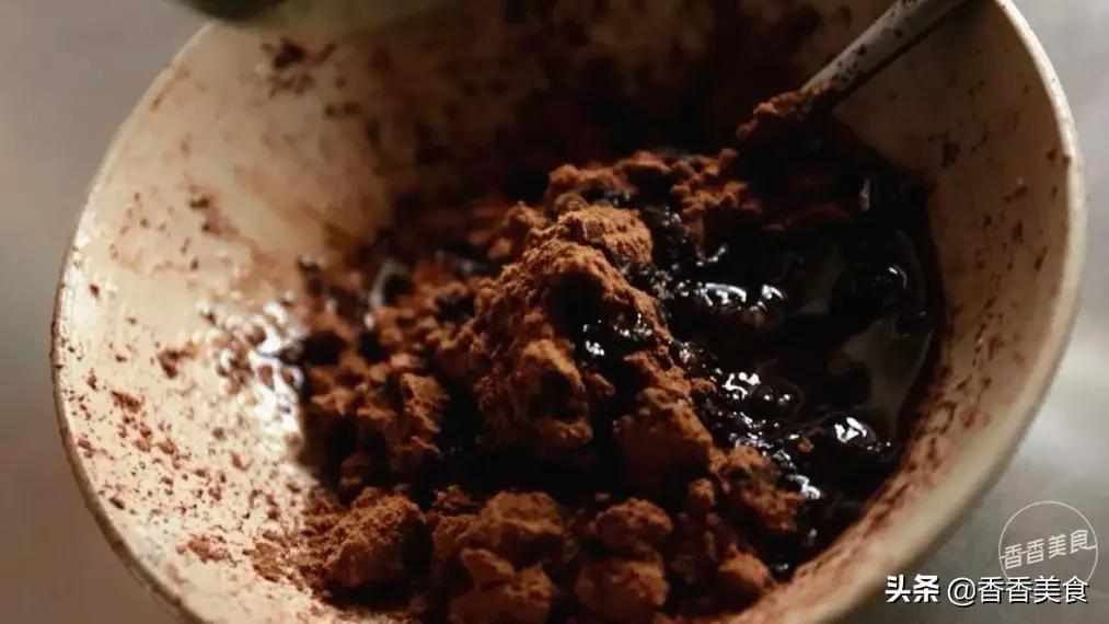 刀剁斧劈棒子夯，吃个鸡搁得住这样？