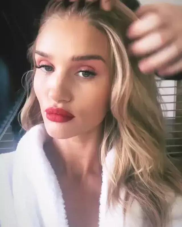 天天敷面膜为什么脸上还是起皮,敷面膜的时候皮肤刺痛是什么原因