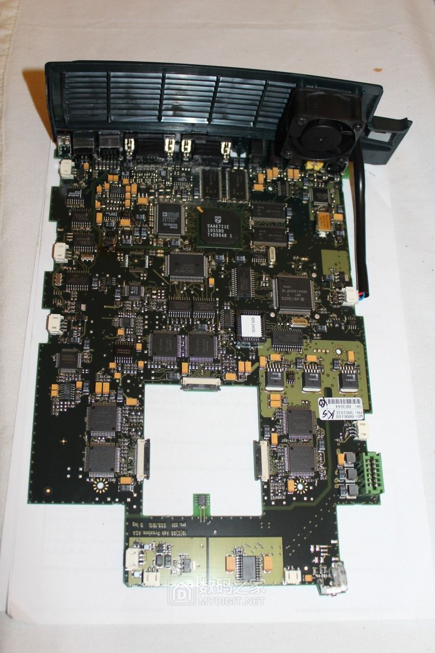 都是钽电容惹的祸：拆修宝施玛（Proxima）3LCD投影机三无故障