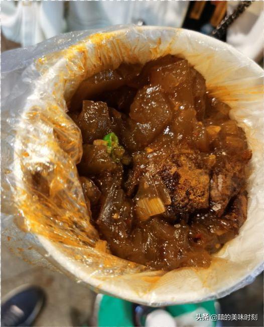 开封小吃街炒凉粉,开封鼓楼小吃夜市