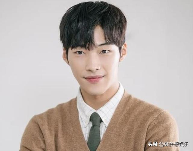 韩国最能打的男演员李钟硕,李钟硕男明星