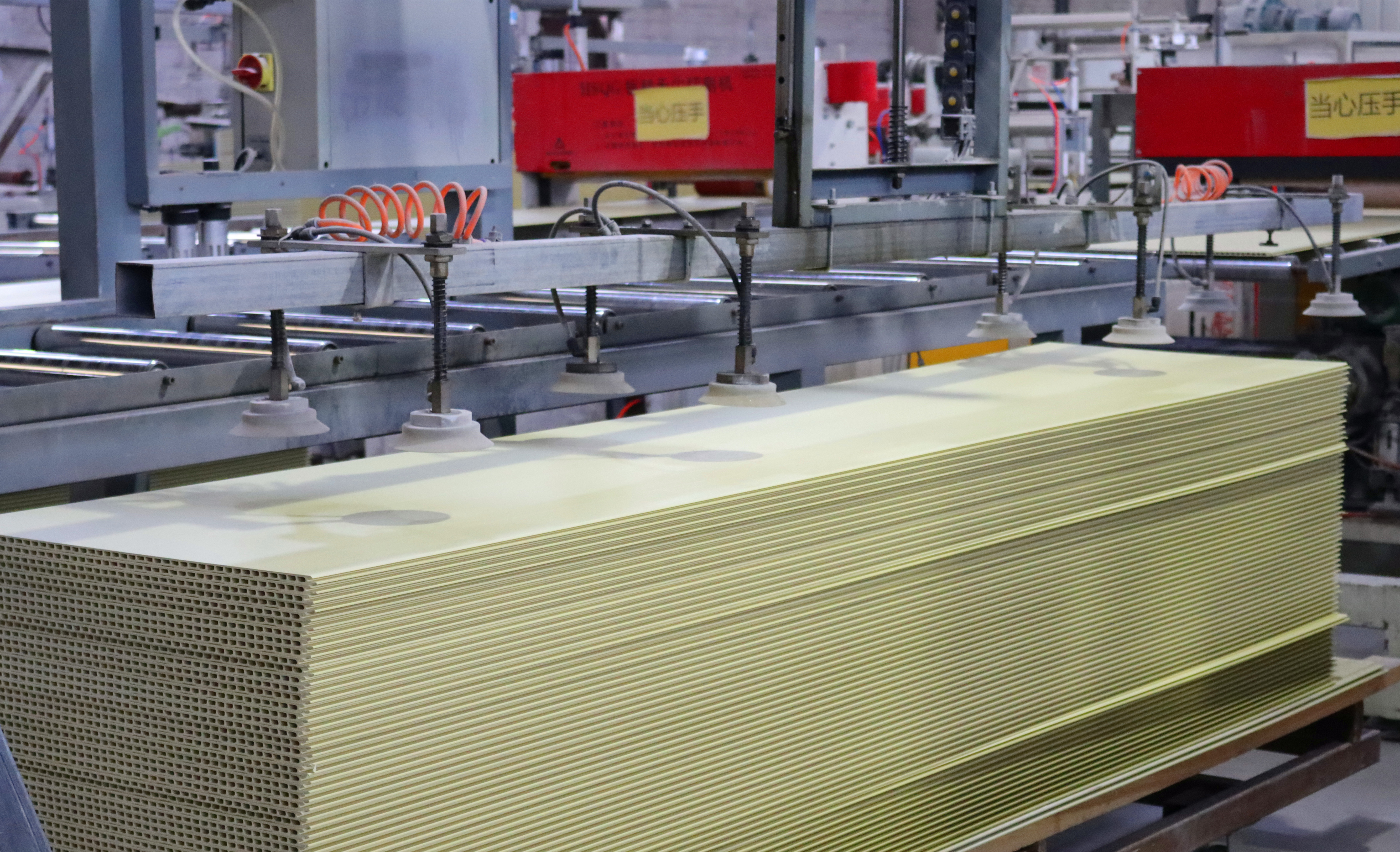 竹木纤维集成墙板哪里生产的好,高新区竹木纤维集成墙板施工过程