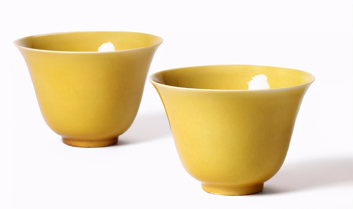 拍卖场无“君子协定”，200万拿下嘉靖*钟金**杯