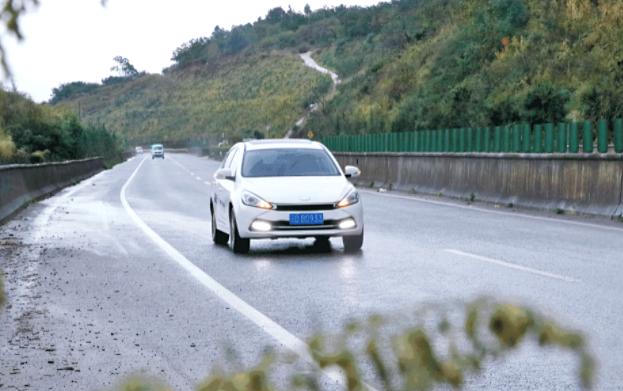 低功率发动机的车好不好,低排量高马力的车不好开