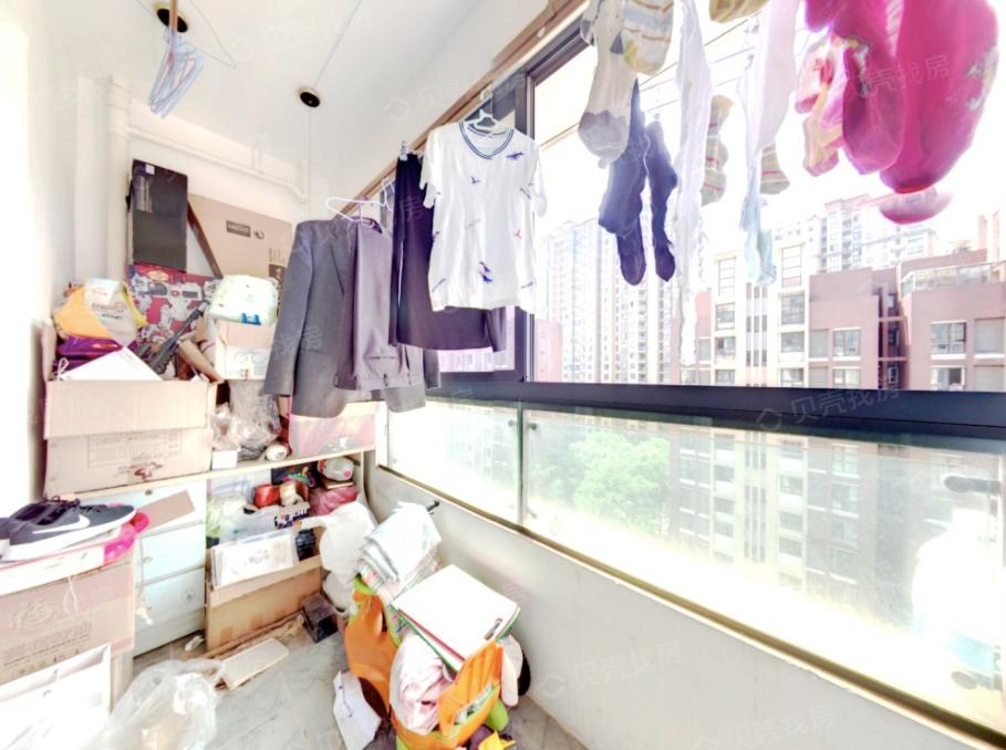 精装二手房100万,91平三房二卫南向精装96万快来抢