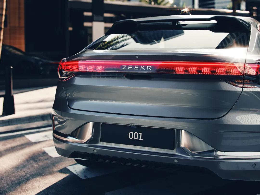 极氪是怎么失去车主信任的？减配毫无预兆，买车就像抽盲盒