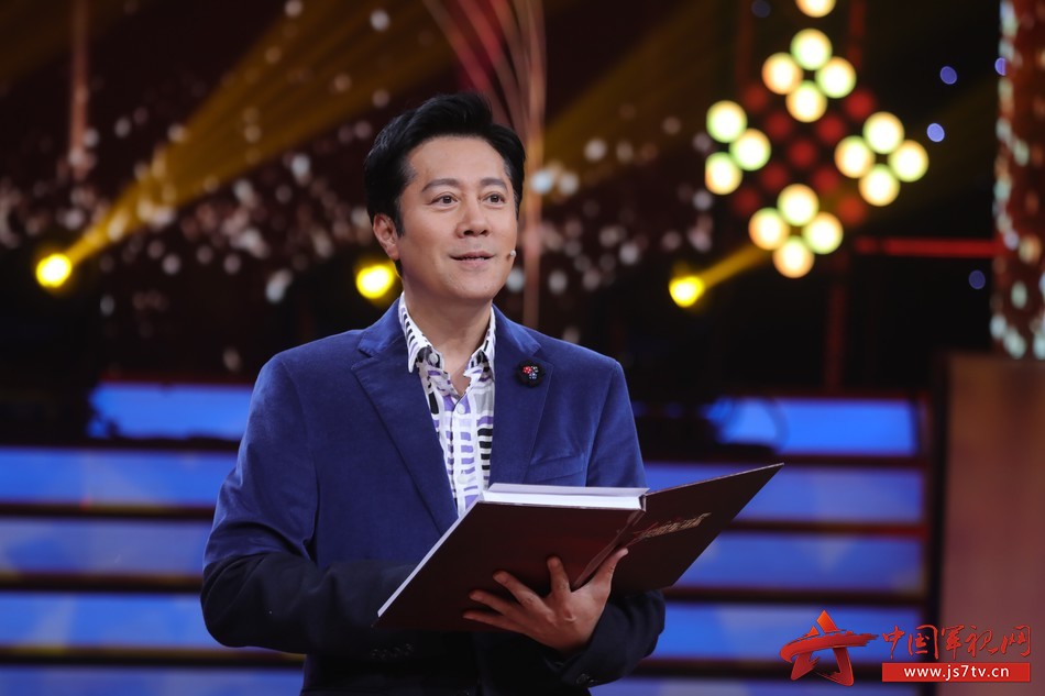 唱响军歌并讲述军歌背后的故事,讲述军歌背后的故事