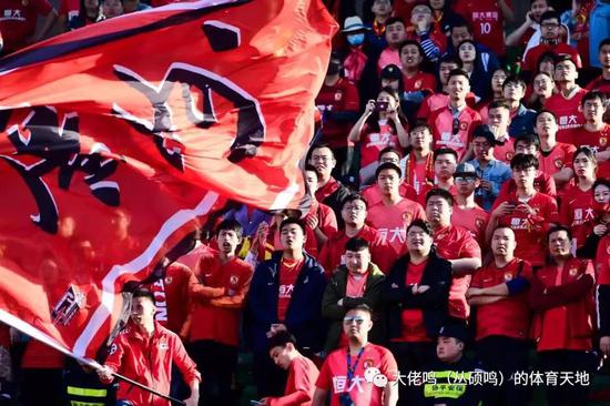 大佬鸣:裁判再抢戏昏哨引众怒被绝杀恒大抠细节不够