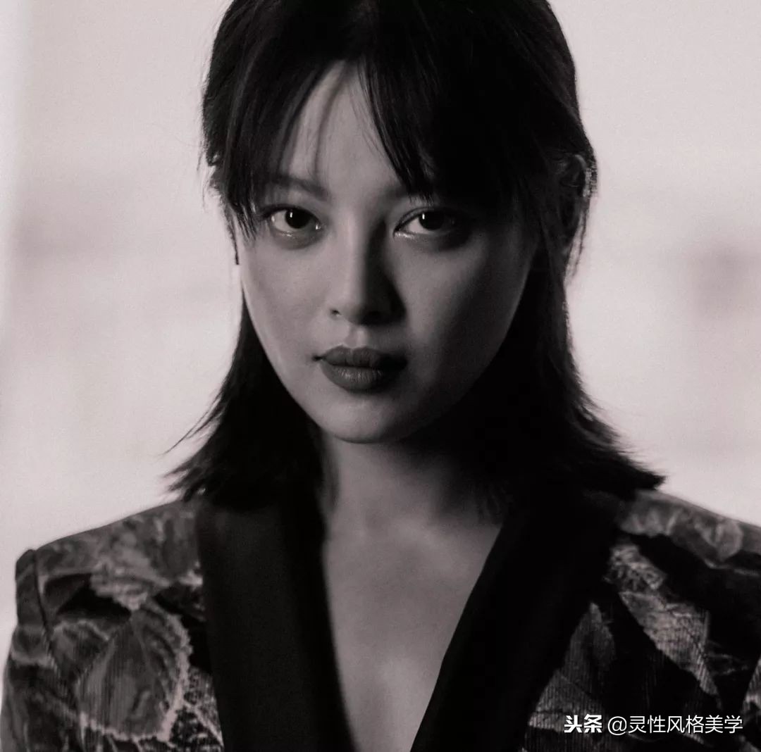 八字刘海锁骨发今年最新款发型,2022流行发型八字刘海减龄锁骨发