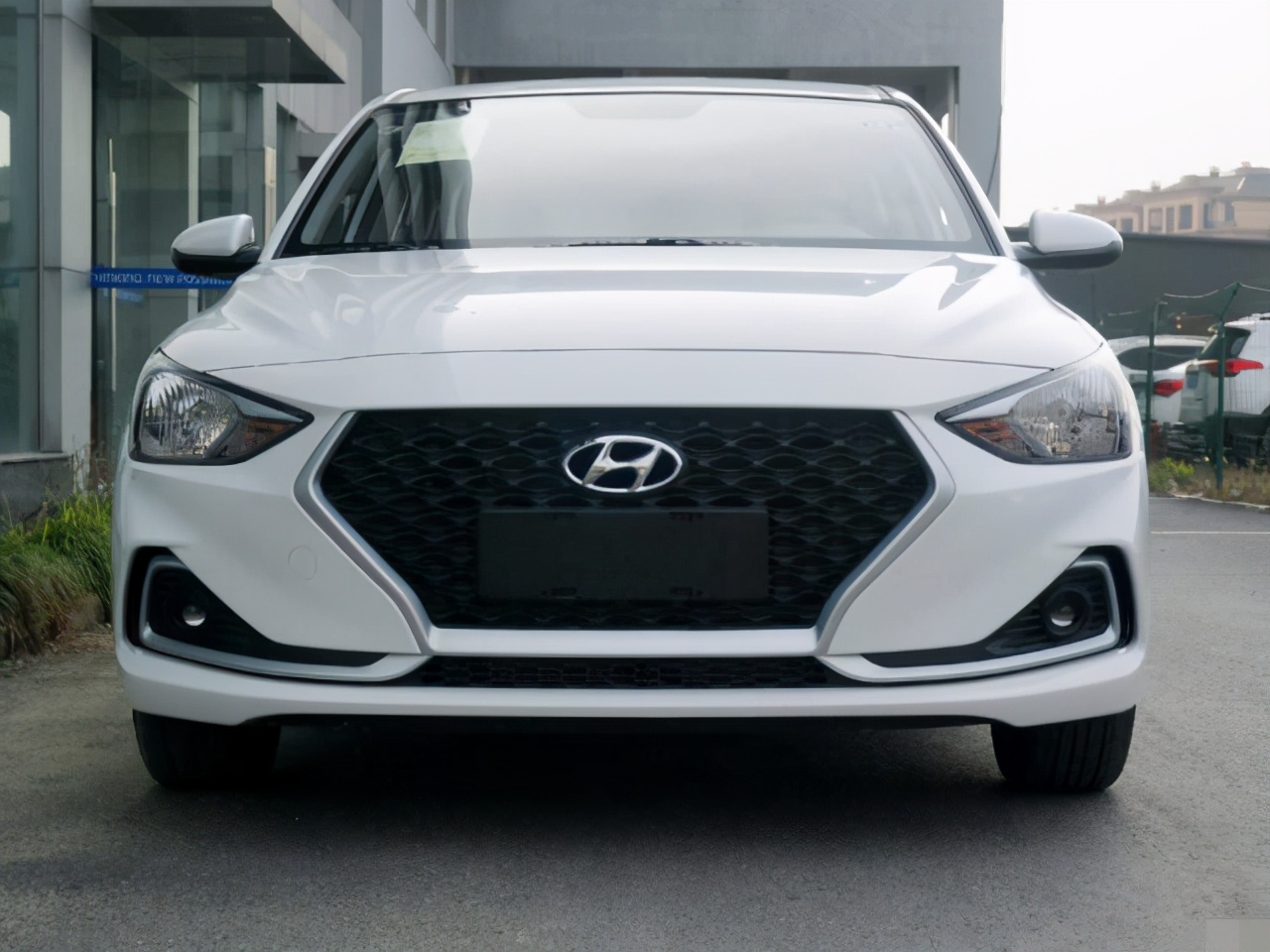 现代悦动怎么样值得购买吗,现代悦动和阳光车哪个省油