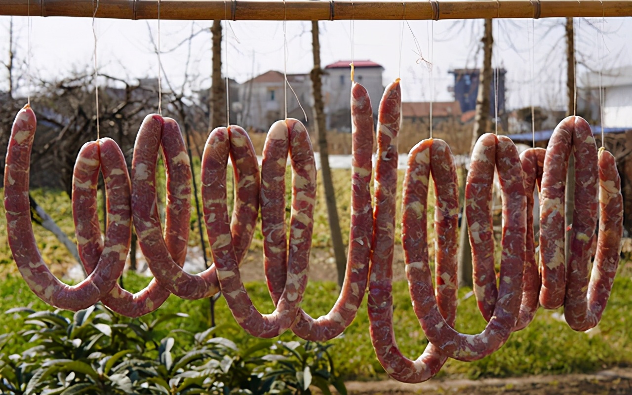 正宗年味腊肠的做法,快过年了做腊肠