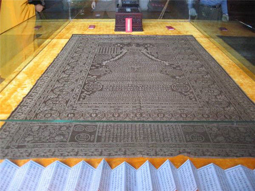 盗墓贼挖无价国宝,盗墓贼随手扔的布拍出高价