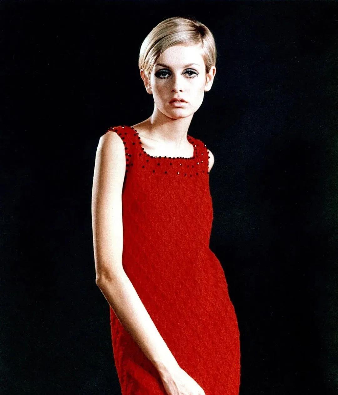 体重41kg的她，*翻推**了梦露性感丰腴的审美革命，成划时代流行符号