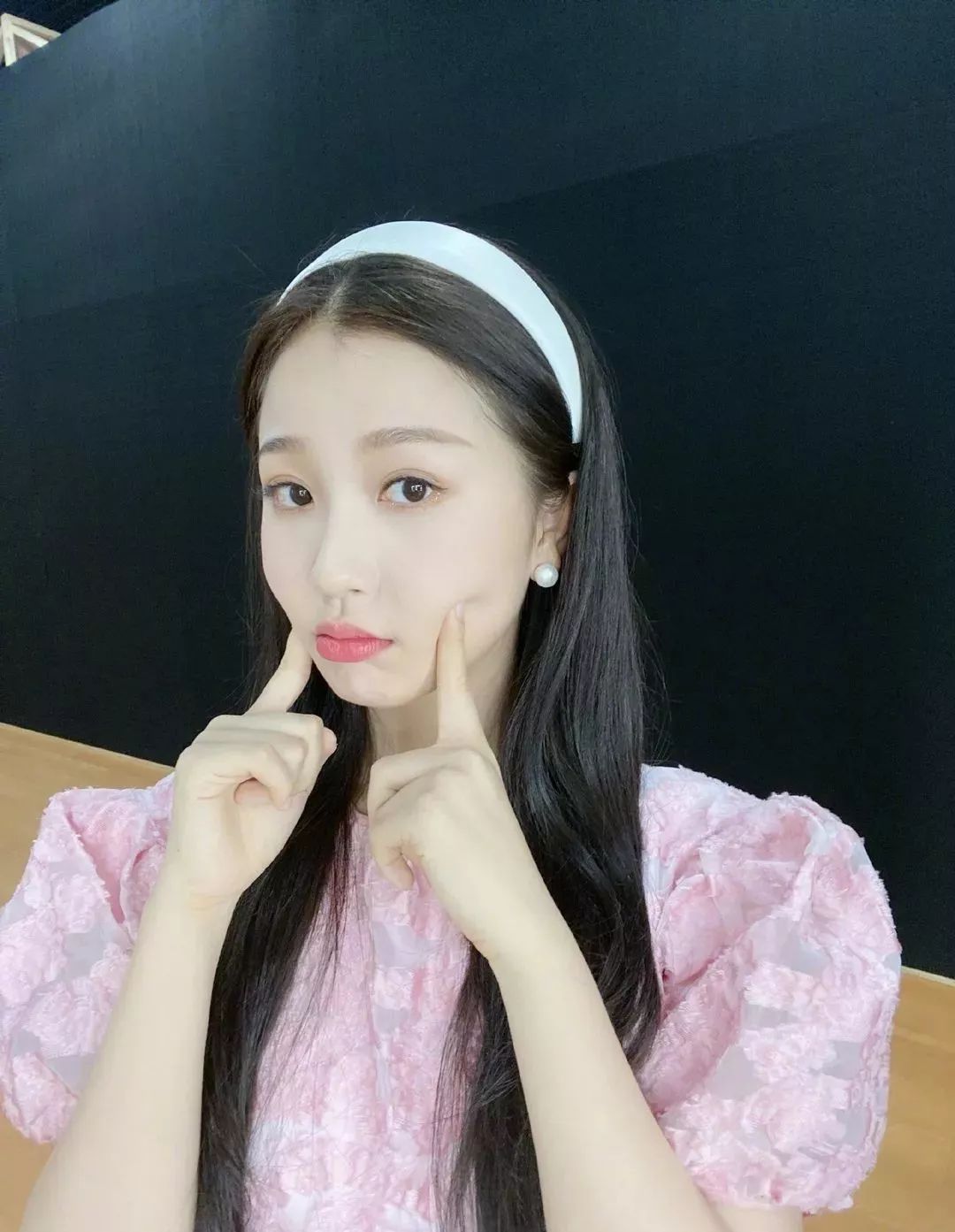 纯奶风化妆教程,如何get虞书欣同款妆容