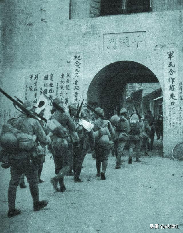 日军*锁封**港岛,要求文化名人“报到”,我方组织特殊营救