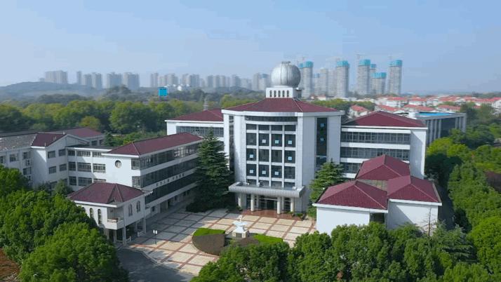 南京八大名校高考喜报,北大喜报背后的故事