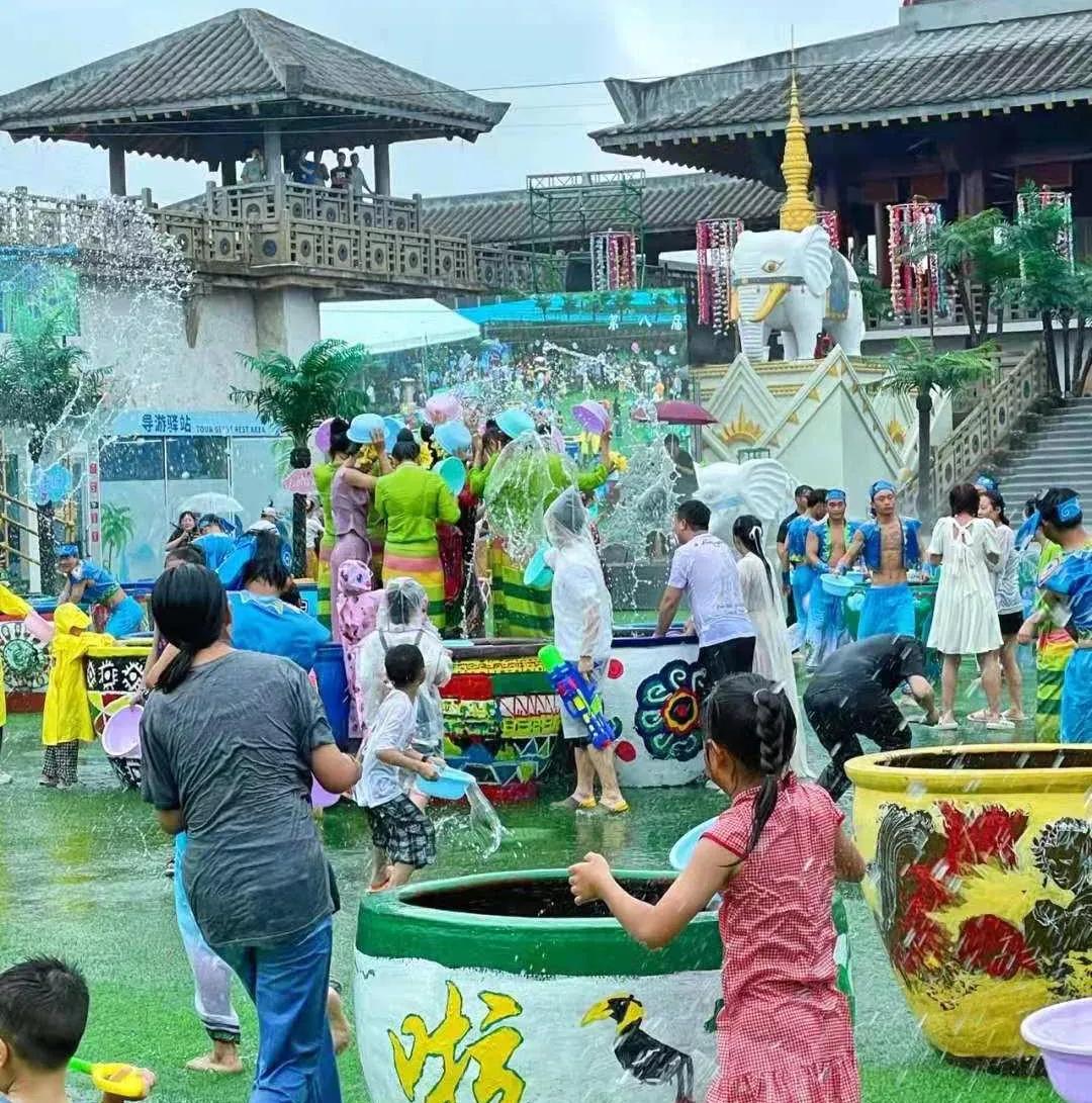 和奥运冠军杨倩合影,杨倩家乡观看奥运会