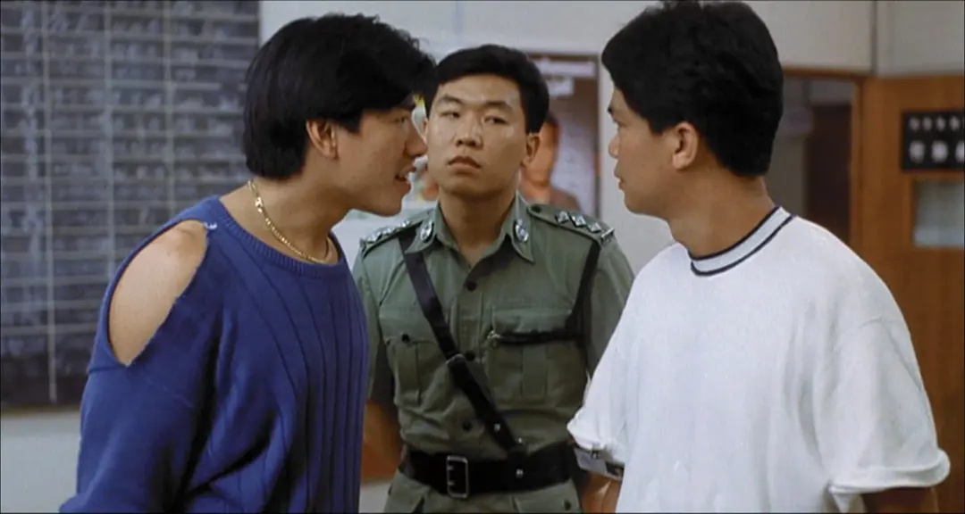 57岁张耀扬罕见亮相，满头白发沧桑太多，网友：乌鸦哥成老头了