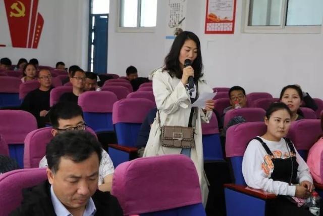 临颍小学足球比赛,临颍县颍川学校足球操