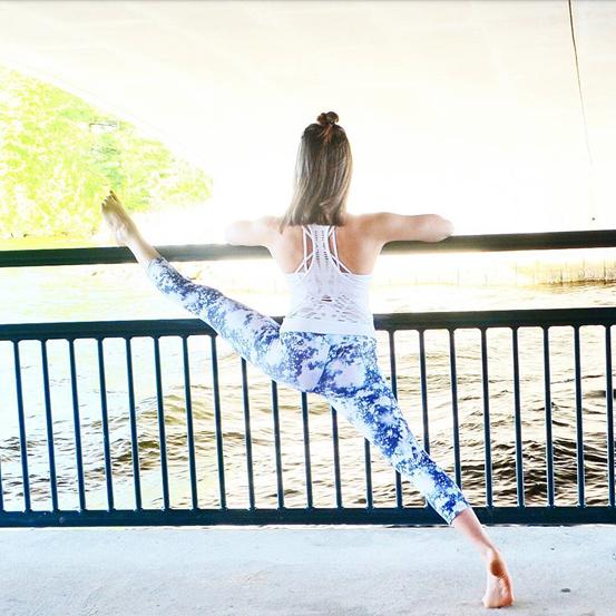 不想练健身了,瑜伽新手可以直接练习普拉提