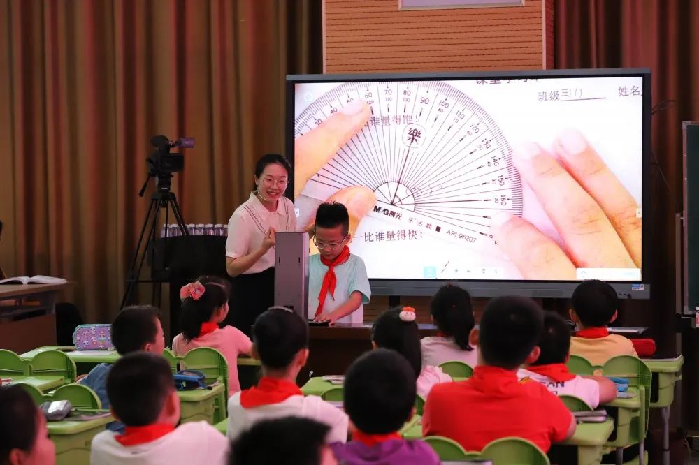 南通市通州区实验小学校园文化,三尺讲台展芳华教师风采