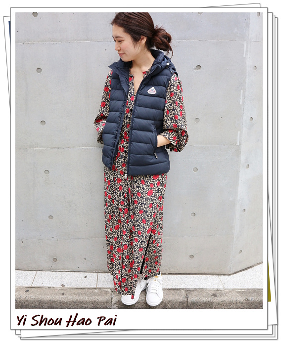 黑色的棉背心外套怎么搭配,海军蓝羽绒