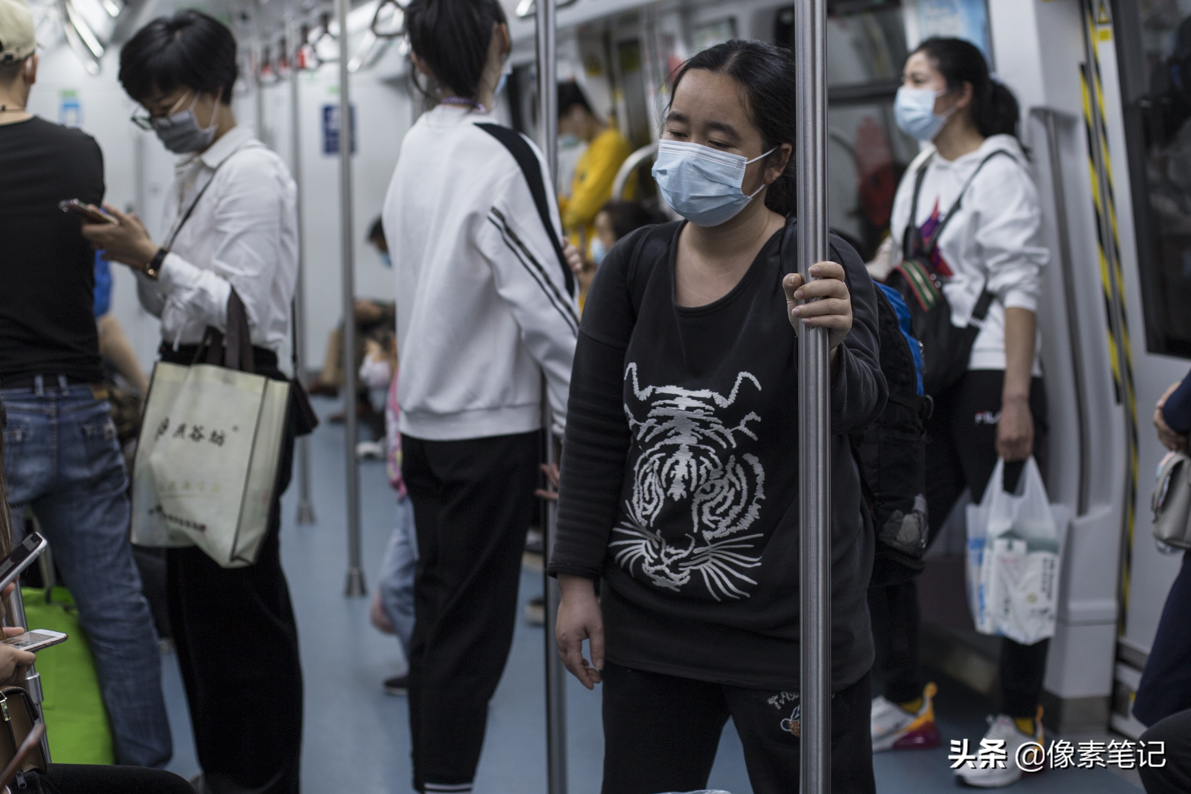 我10年前被说“养不大”的女儿，现在争取着最后一线生机