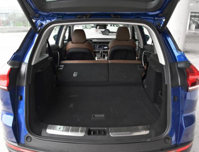 博越好还是欧尚x7好,长安欧尚x70a对比路虎