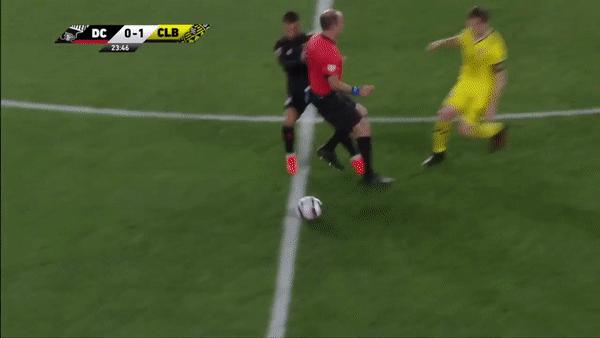 先是漏判再是“挡拆”，美国大联盟裁判的这一套操作你怎么评价？