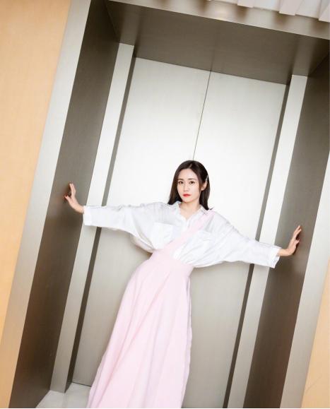 刘芸写真魅力洒脱,刘芸容貌变化