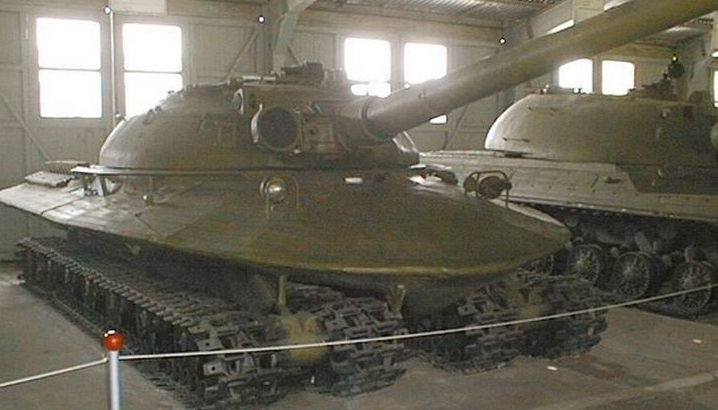 苏俄黑科技：3层楼高的巨型坦克和核动力无限续航坦克