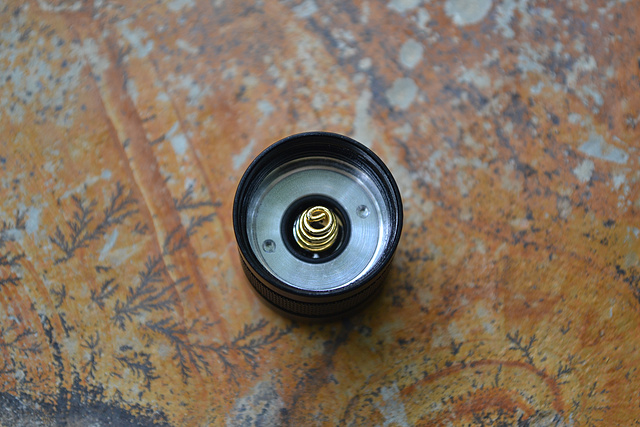 务本e10强光手电测评,务本a1手电筒评测