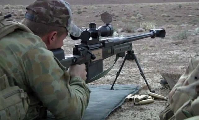 用大狙吃鸡,用大狙打敌人