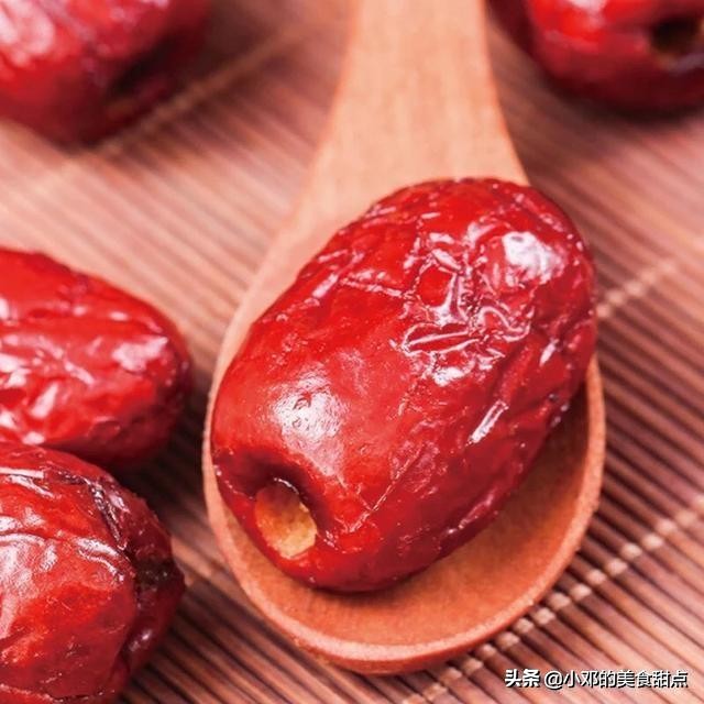 香酥红枣嘎嘣脆,怎么做酥脆可口的红枣