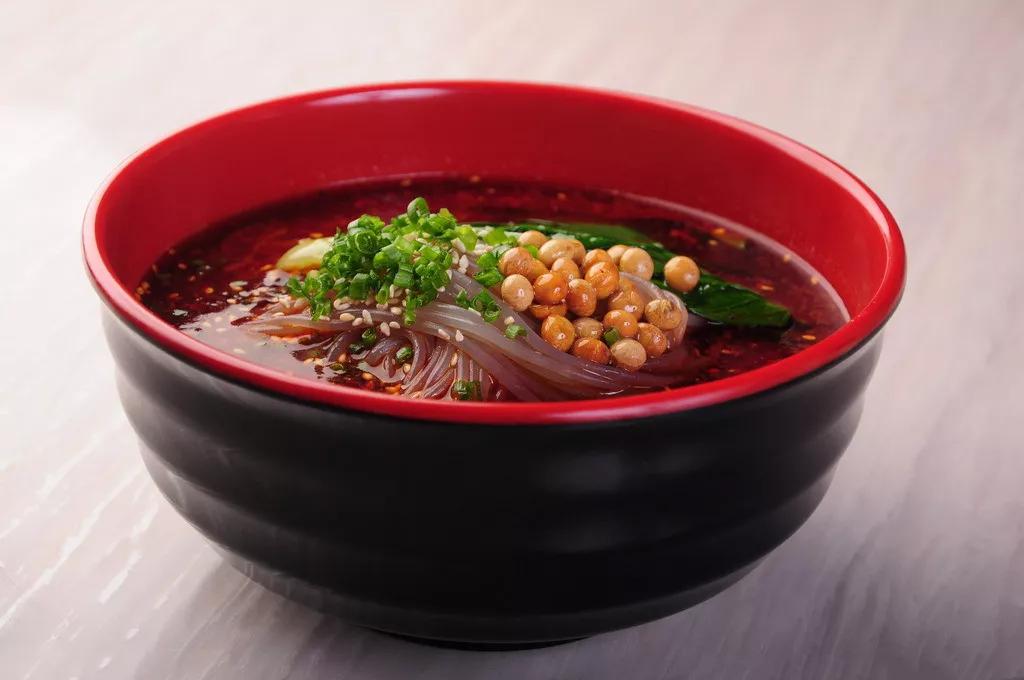 酸辣粉和臭豆腐店选址,炸酱面酸辣粉店怎么选址