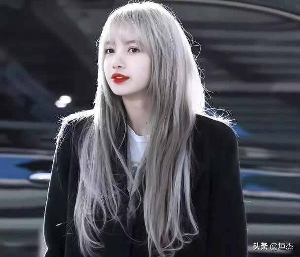 lisa可爱到爆炸的爸爸,lisa为大白爸爸庆生