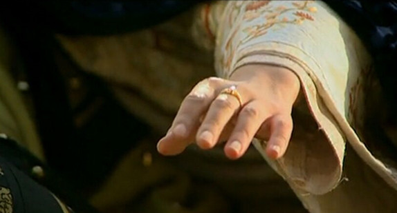 康熙和冰月的孩子最后怎么样了,少年康熙冰月死时康熙的心声