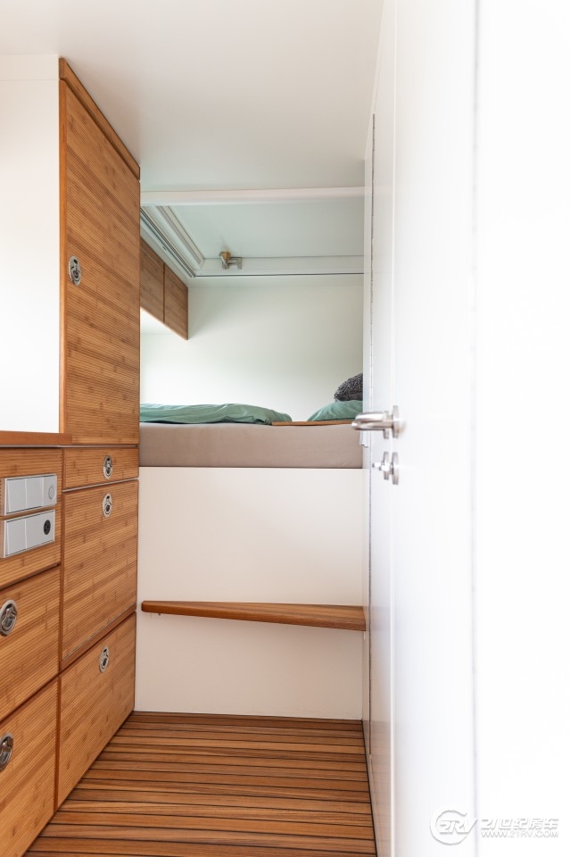 最贵的全进口4x4越野房车6米,售价650000的越野房车