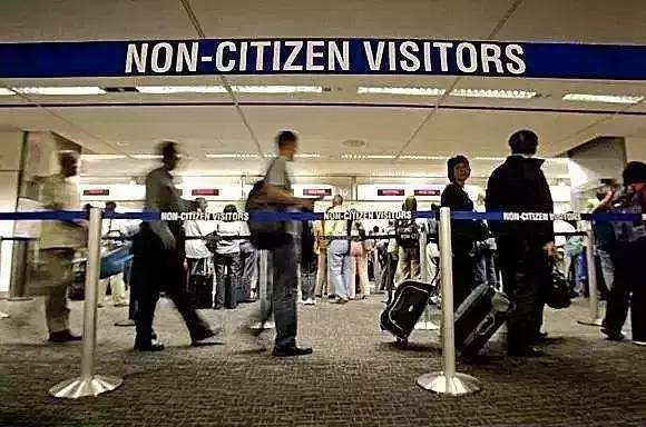 美国入境需要资料,美国入境携带美元申报