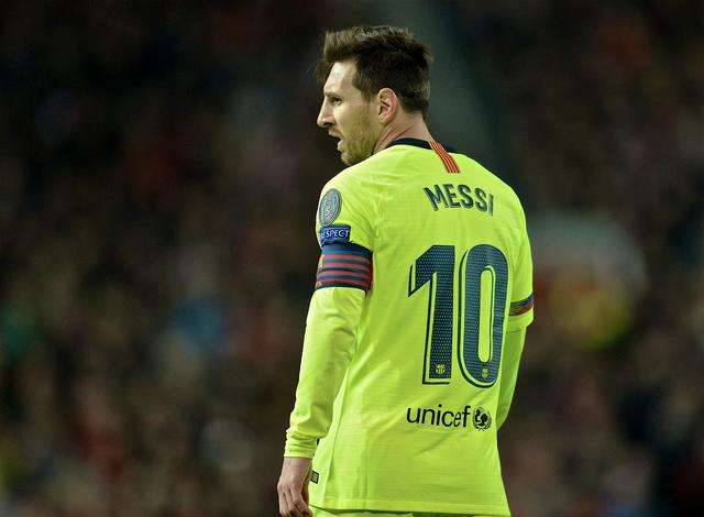 梅西被打得最惨的一次,梅西心酸瞬间