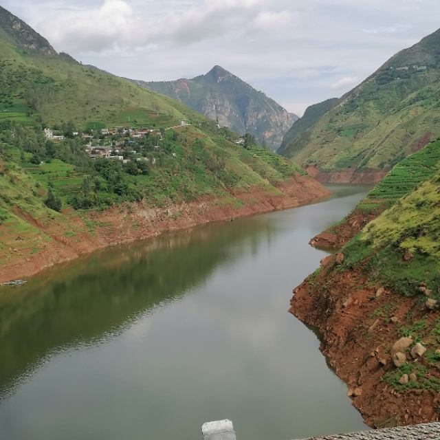 中国诗歌杂志2024年4期目录,中国诗歌周刊第185期