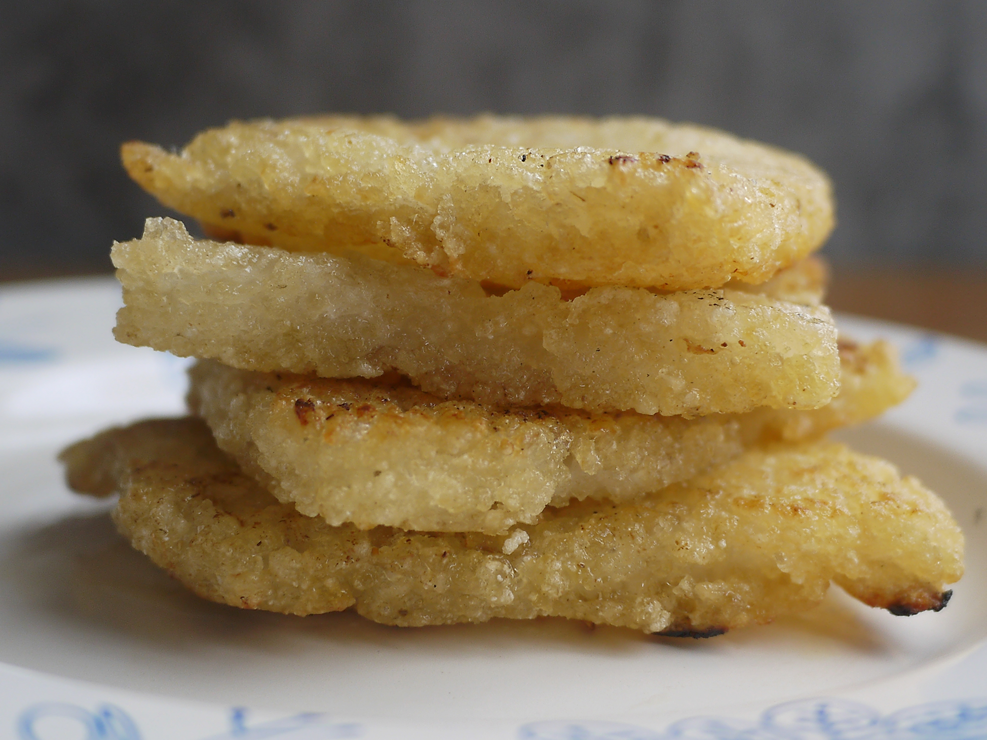 吃剩的米饭怎么做零食,剩大米饭自制零食