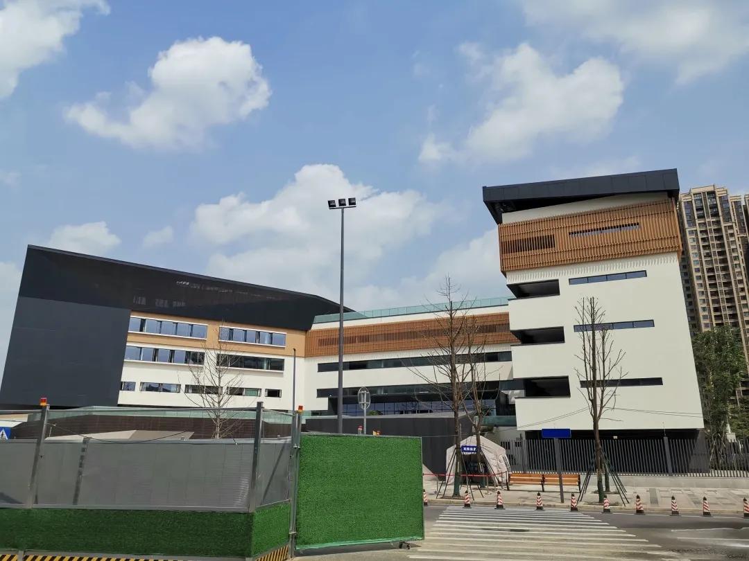 天府一街新晋“一哥”，不完美的“刚需”