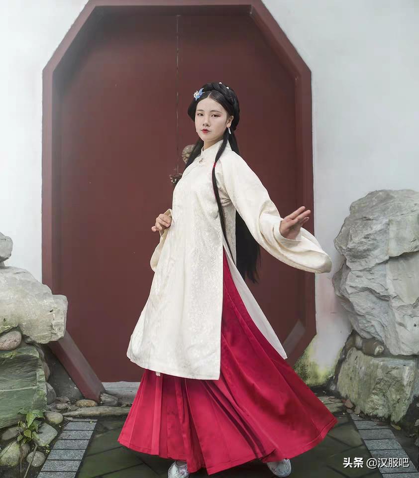 如何选择适合自己的汉服款式,汉服道袍怎么搭配才好看