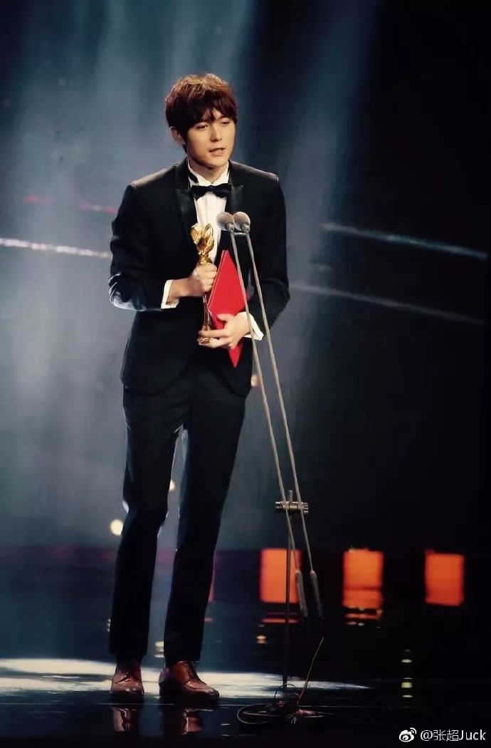 张超飞行视频 (张超飞行员的精神)