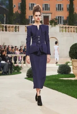 chanel香奈儿1995年时装秀,chanel香奈儿2015高级时装秀