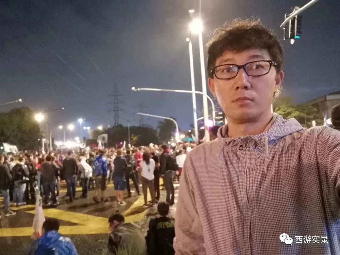 三进三出哥伦比亚送鲜花求爱，沪C穿越五大洲、第一次在南美相亲