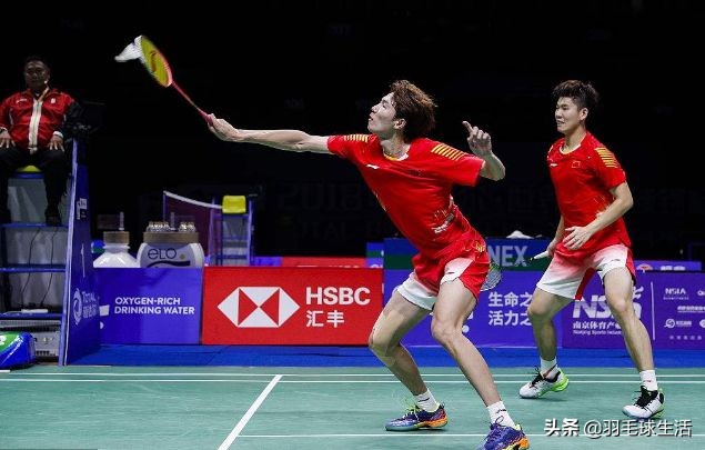 羽毛球高远球如何打得轻松,羽毛球高远球正确方法和发力